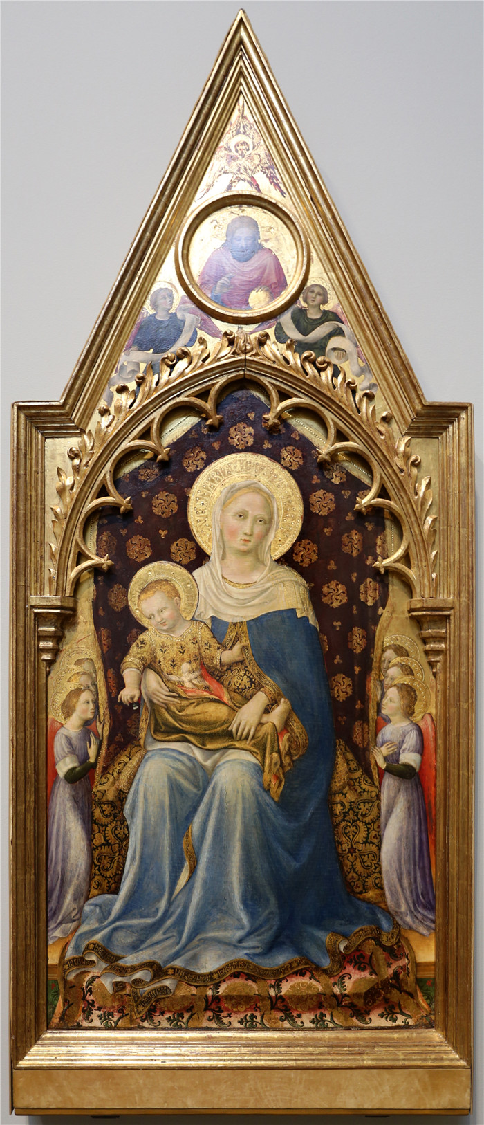 《麦当娜夸拉蒂西》詹蒂莱·达·法布里亚诺(Gentile da Fabriano)-madonna quaratesi, 1425, 01